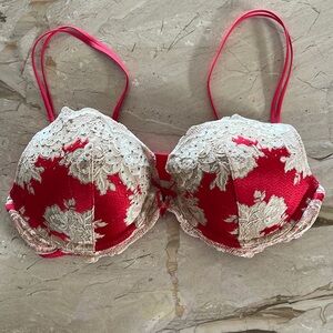 Victoria’s Secret Push Up Bra